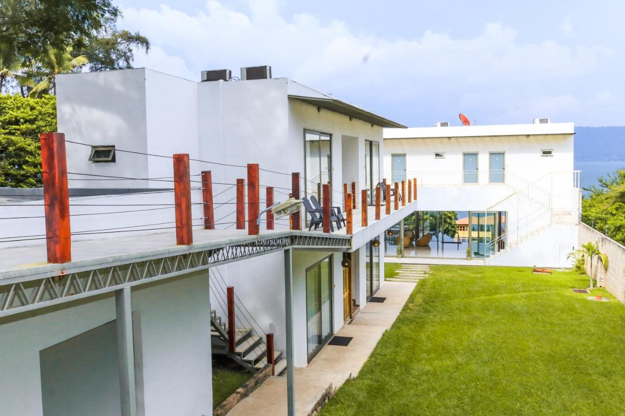Equinoccio Hotel Santa Ana Esterno foto